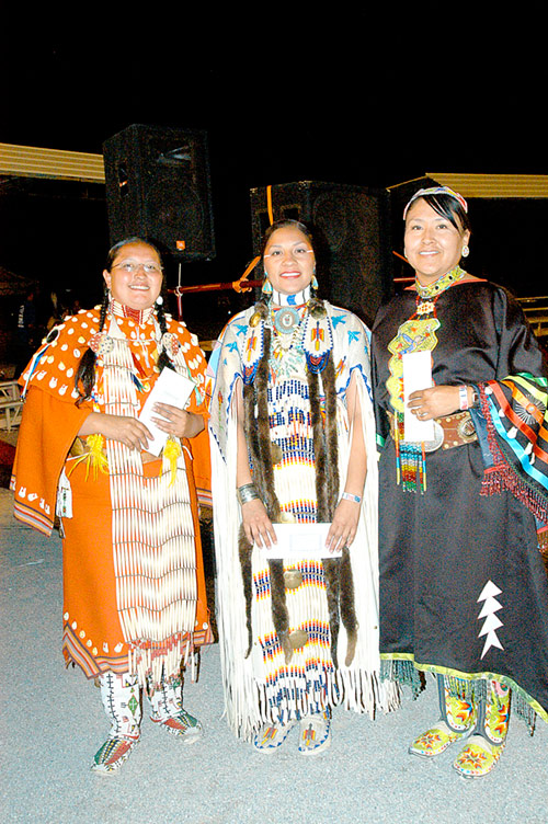 Ladie's Traditional Dancers, Snow Mountain Pow Wow 2007 - © Mickey Cox 2007